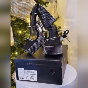 Rhinestone platform heels size 9 black